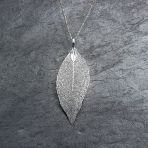 Anhänger echtes, versilbertes Bodhi Baum Blatt